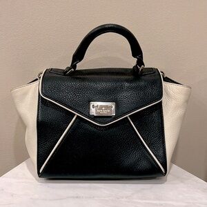 🔥Kate Spade Chic Black and Cream Handbag🔥